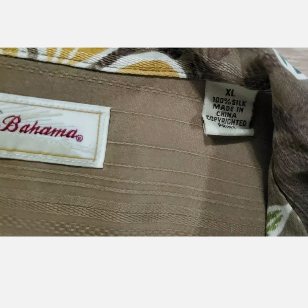 Tommy Bahama Mens Shirts Silk Lot of 2 Floral - Picture 3 of 4